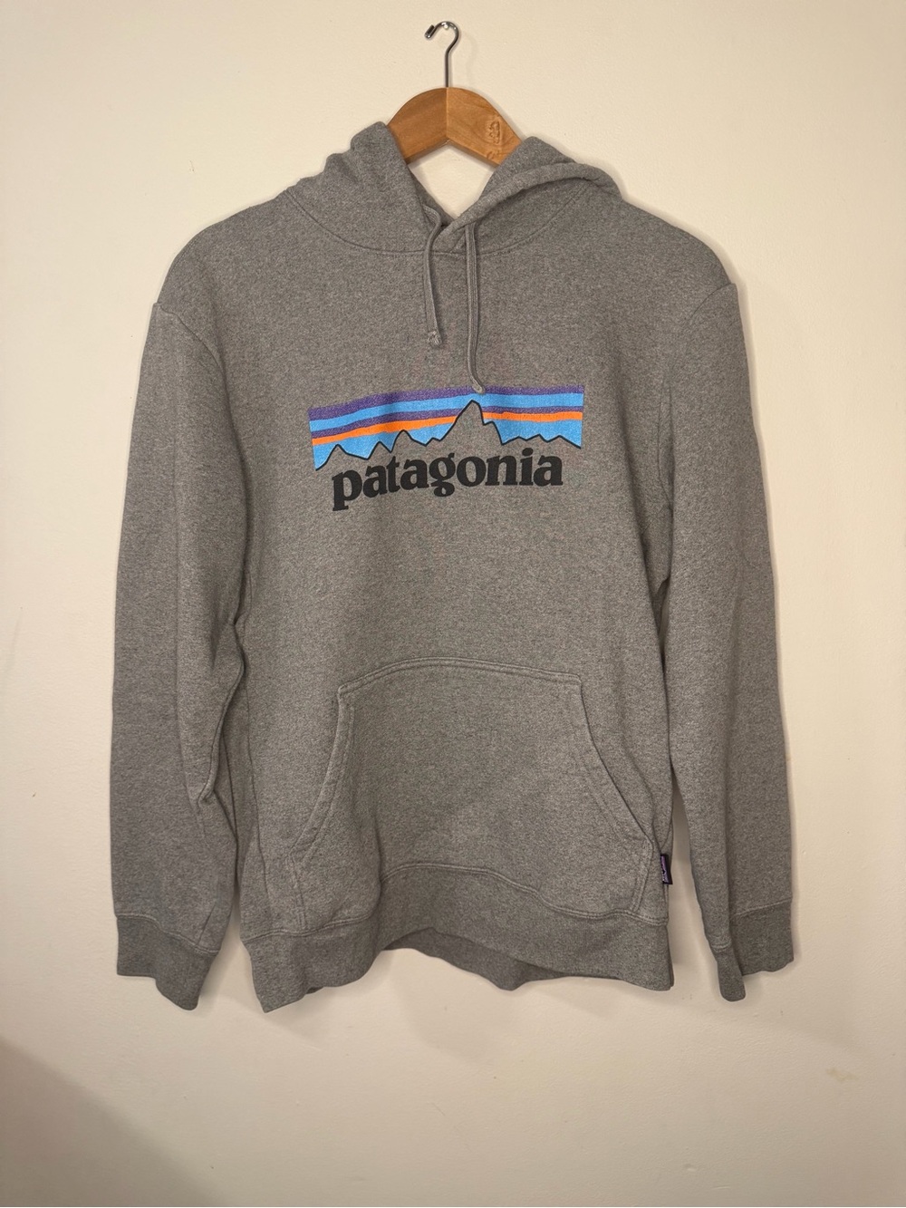 Patagonia P-6 Logo Gray Pullover Hoodie Sweatshirt Medium Outdoor